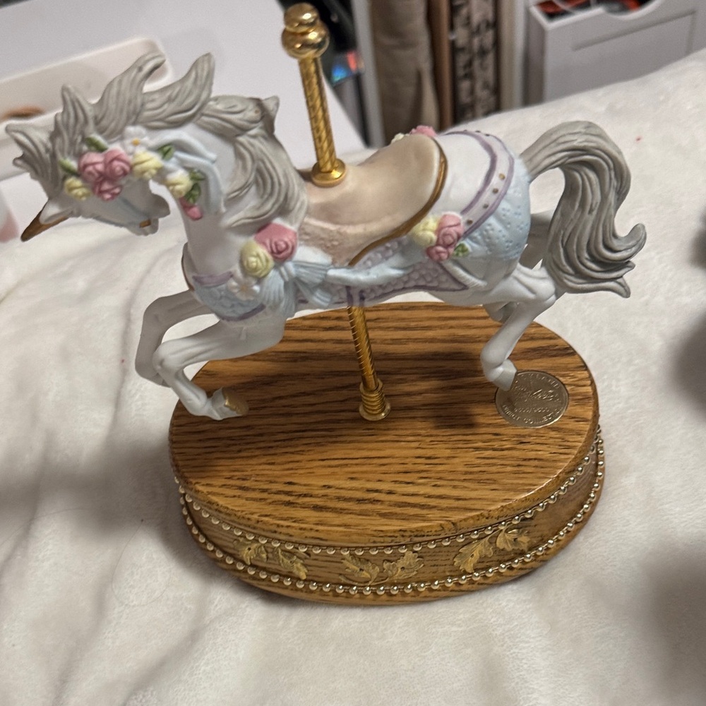 fancy land Decorative Carousel Horse Figurine - White with Pastel Accents